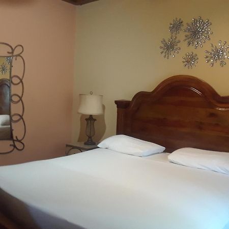 Spanish Dream Hotel 金斯敦 客房 照片
