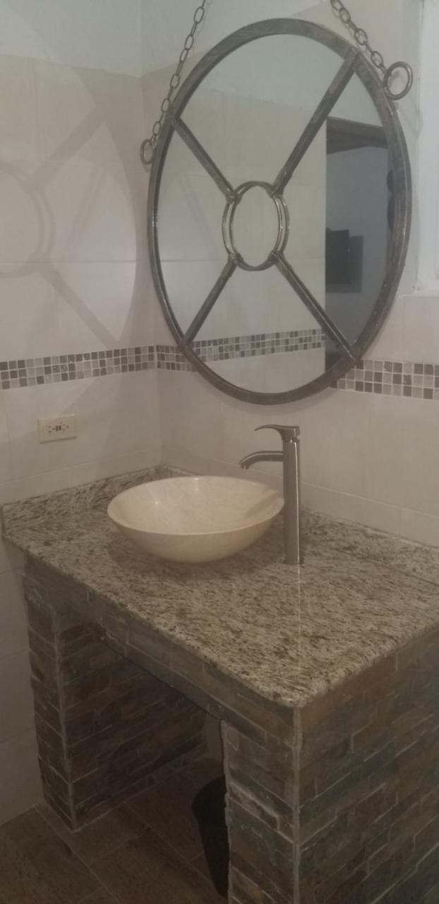 Spanish Dream Hotel 金斯敦 外观 照片
