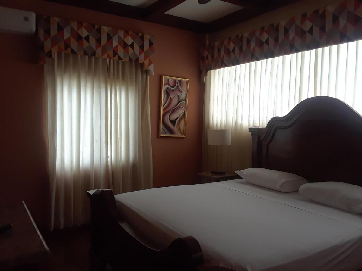 Spanish Dream Hotel 金斯敦 外观 照片